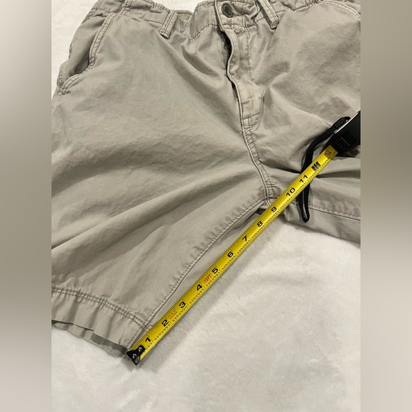 American Eagle Men's Classic Shorts - tan - Size 32 - Picture 6 of 9